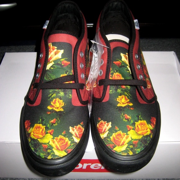SUPREME x VANS x JEAN PAUL GAULTIER 2019 Chukka main image 14